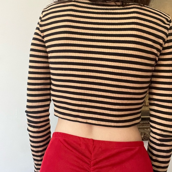 Forever 21 striped long sleeve crop top - Picture 2 of 2